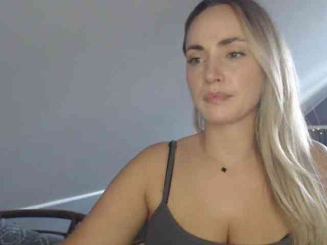 ScarlettXQueen webcam