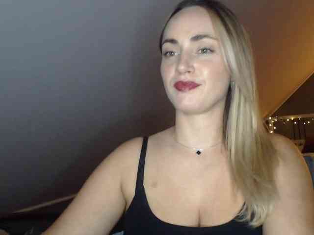 ScarlettXQueen webcam