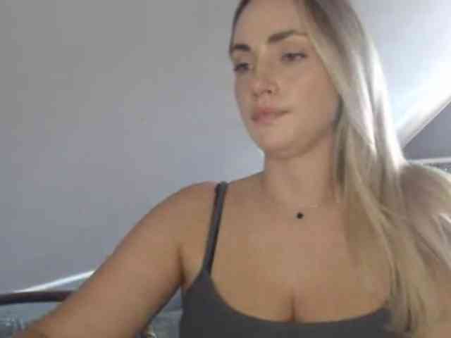 ScarlettXQueen webcam