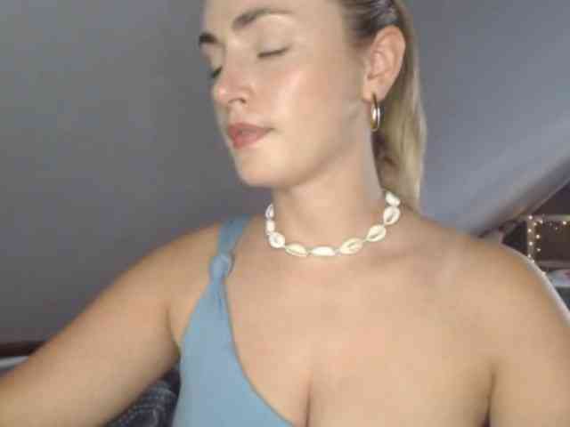 ScarlettXQueen webcam
