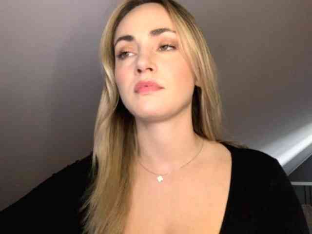 ScarlettXQueen webcam