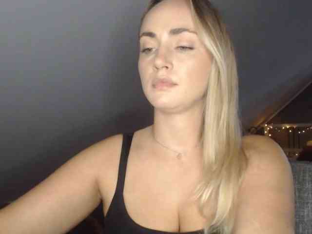 ScarlettXQueen webcam