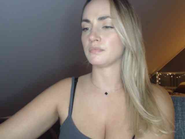 ScarlettXQueen webcam