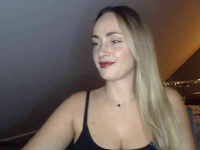 ScarlettXQueen webcam