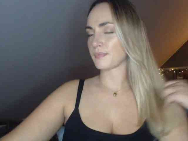 ScarlettXQueen webcam