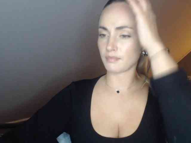 ScarlettXQueen webcam