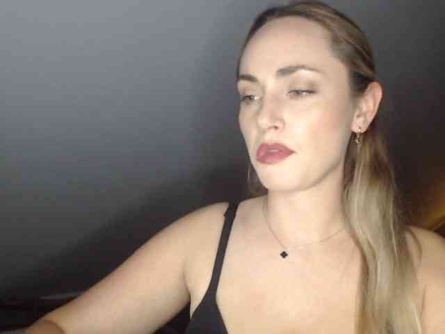 ScarlettXQueen webcam