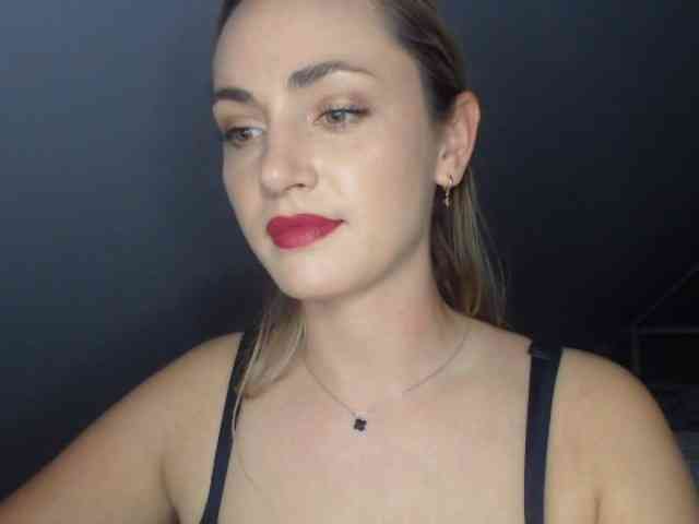 ScarlettXQueen webcam