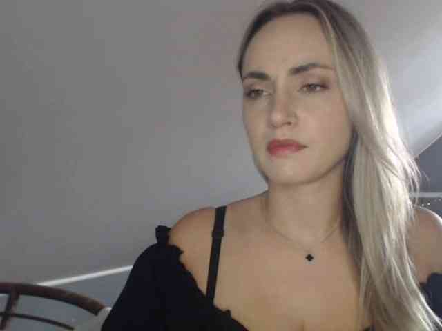 ScarlettXQueen webcam