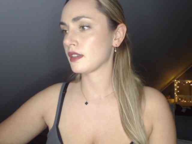 ScarlettXQueen webcam