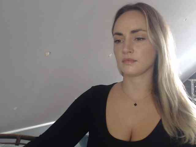 Model: ScarlettXQueen