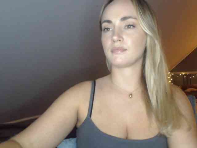 ScarlettXQueen webcam