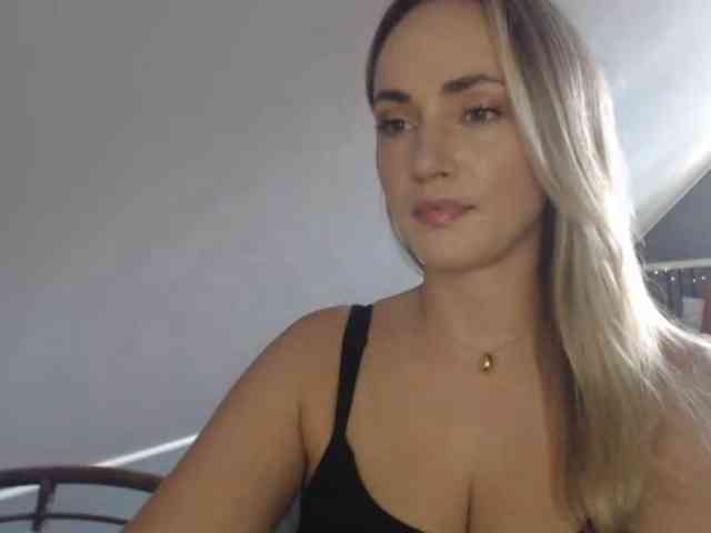 ScarlettXQueen webcam