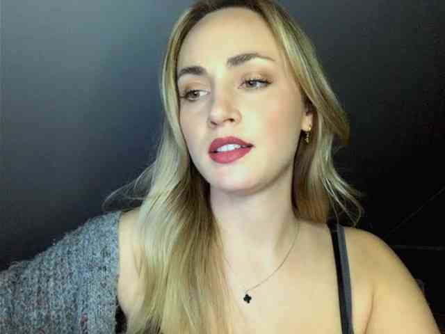 ScarlettXQueen webcam