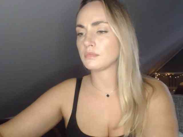 ScarlettXQueen webcam