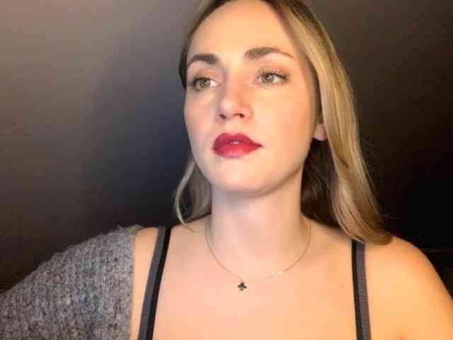 ScarlettXQueen webcam