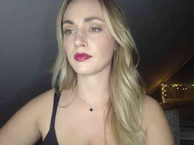 ScarlettXQueen webcam