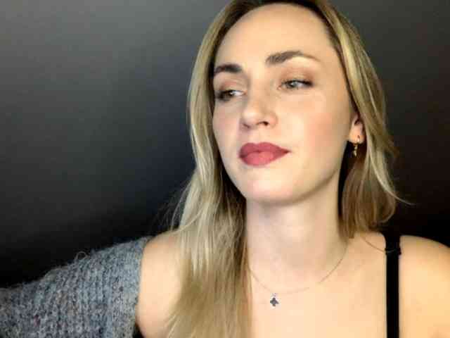 ScarlettXQueen webcam