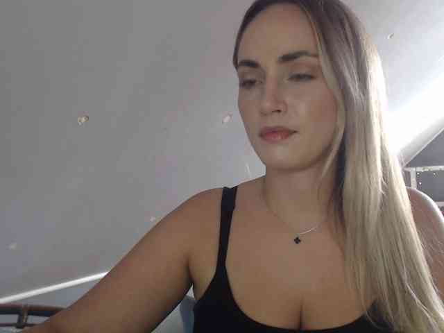 Model: ScarlettXQueen