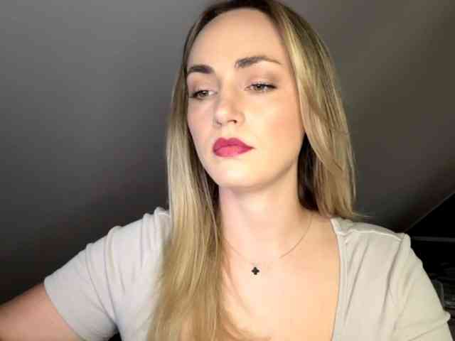 ScarlettXQueen webcam
