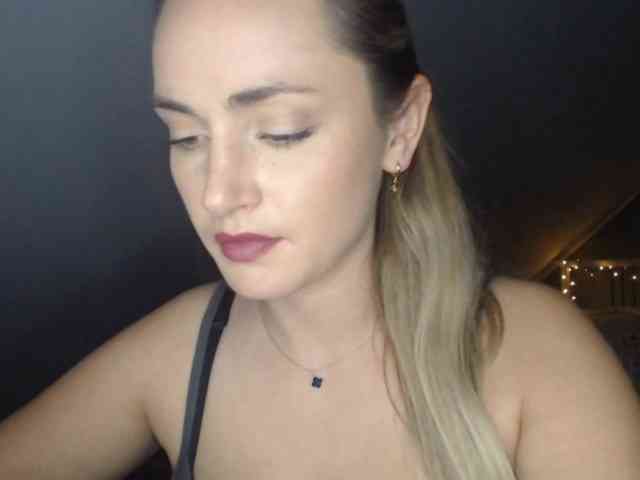 ScarlettXQueen webcam