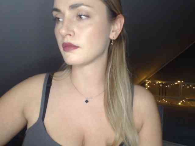 ScarlettXQueen webcam
