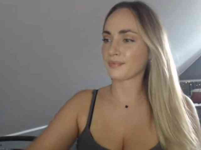 ScarlettXQueen webcam