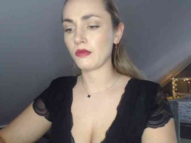 ScarlettXQueen webcam