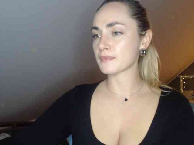 ScarlettXQueen webcam