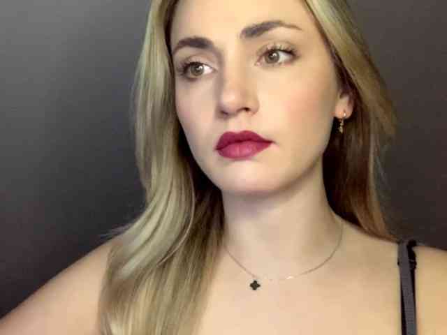 ScarlettXQueen webcam