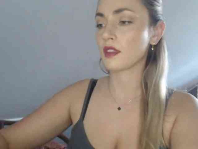 ScarlettXQueen webcam