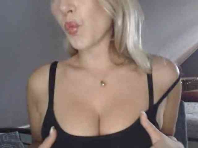 ScarlettXQueen webcam