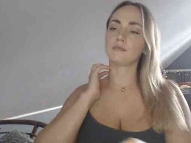 ScarlettXQueen webcam