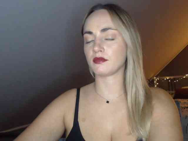 ScarlettXQueen webcam