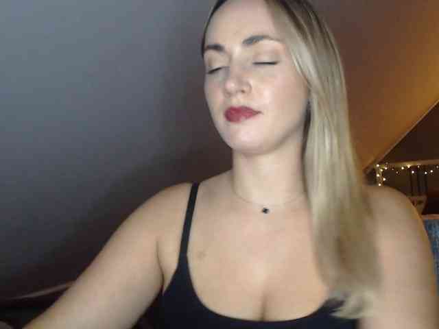 ScarlettXQueen webcam