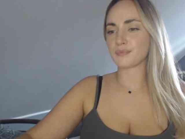 ScarlettXQueen webcam