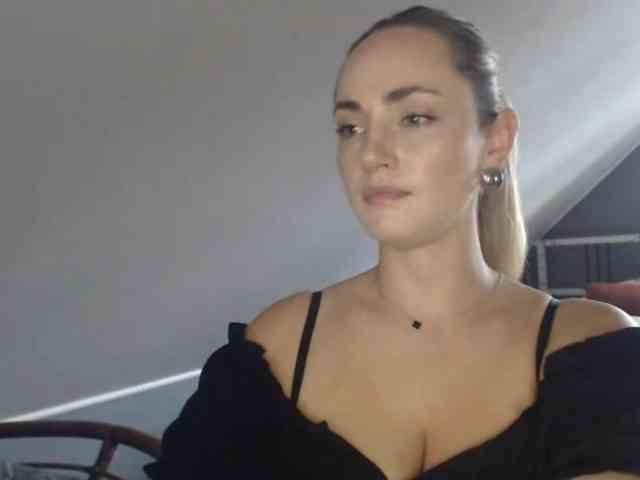 ScarlettXQueen webcam