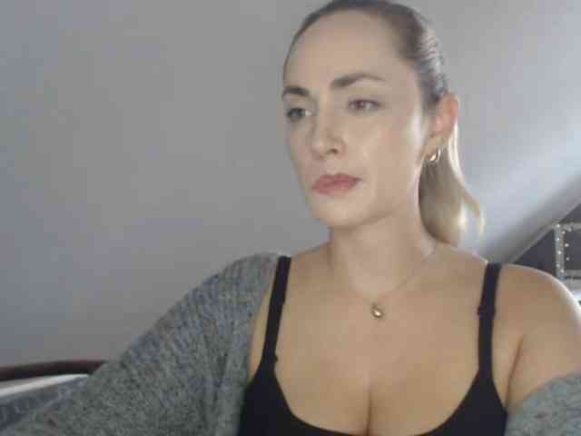 ScarlettXQueen webcam