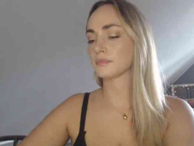 ScarlettXQueen webcam