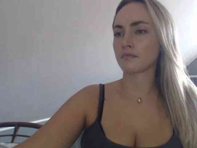 ScarlettXQueen webcam