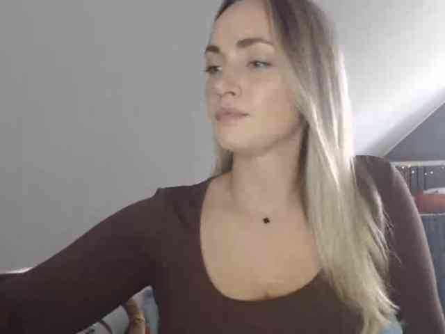 Model: ScarlettXQueen