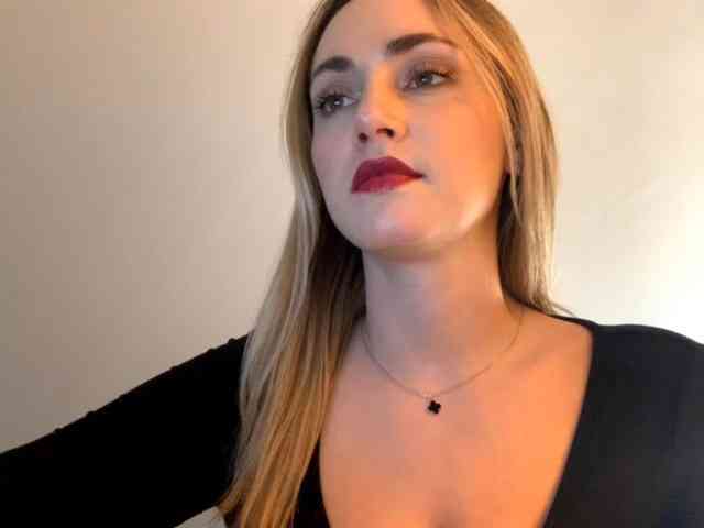 ScarlettXQueen webcam