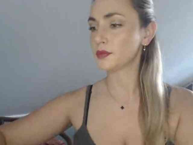 ScarlettXQueen webcam