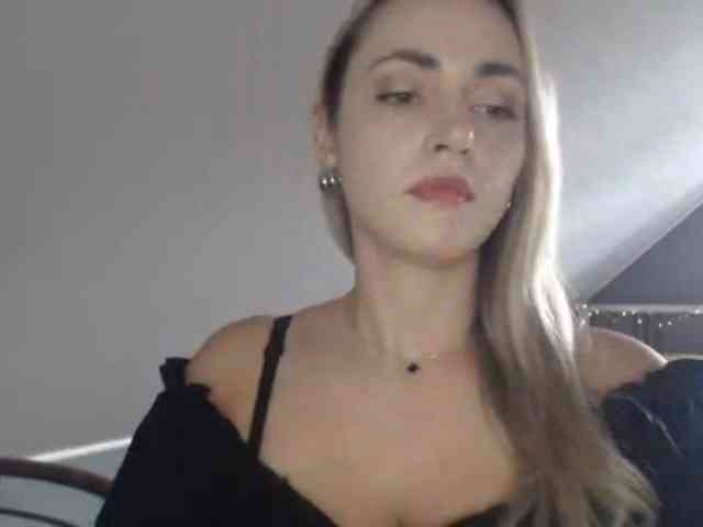 ScarlettXQueen webcam