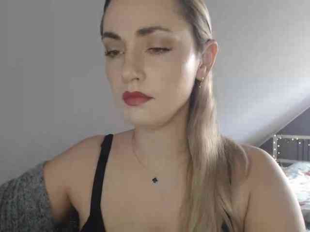 ScarlettXQueen webcam