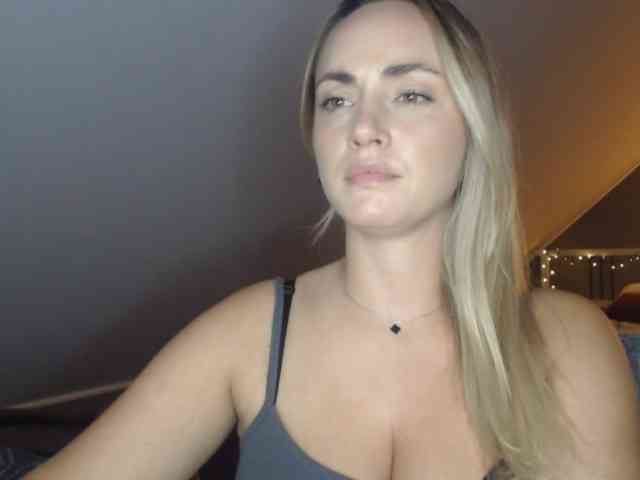 ScarlettXQueen webcam