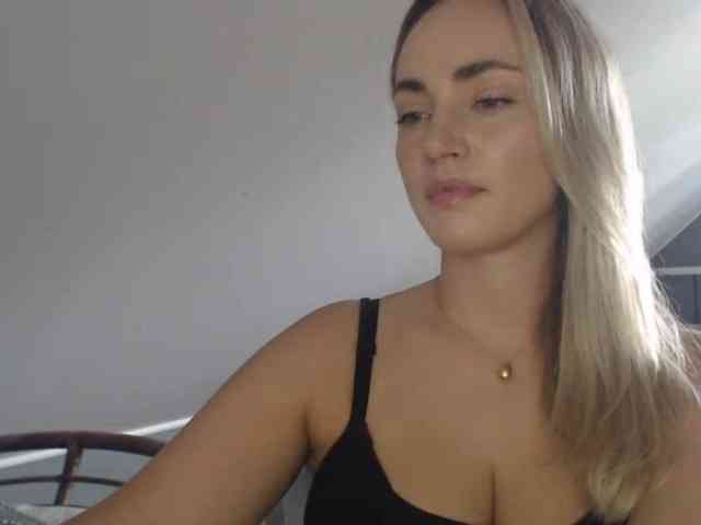 ScarlettXQueen webcam