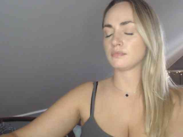 ScarlettXQueen webcam