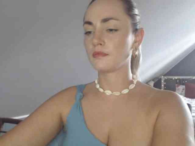 Model: ScarlettXQueen
