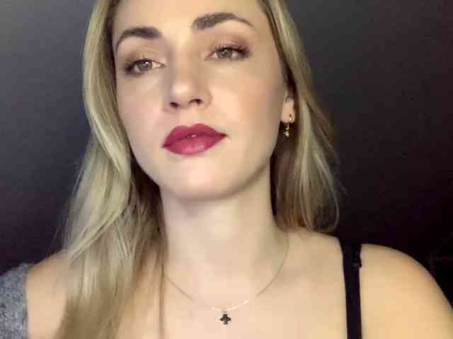 ScarlettXQueen webcam